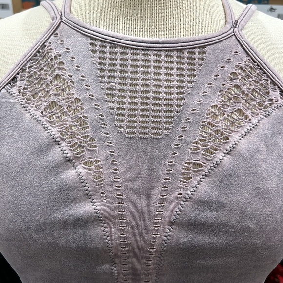 Darling sports top that can be worn as a top. - Picture 5 of 5